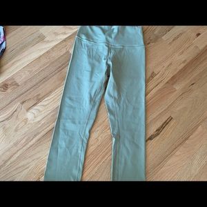 Lululemon cropped leggings